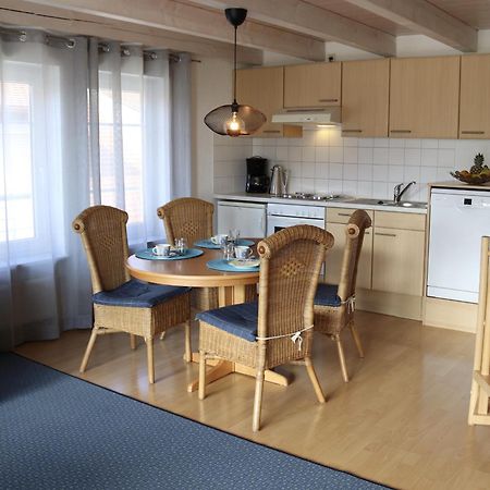Gaestehaus Maeder Am Hafen 울딘겐물호펜 객실 사진