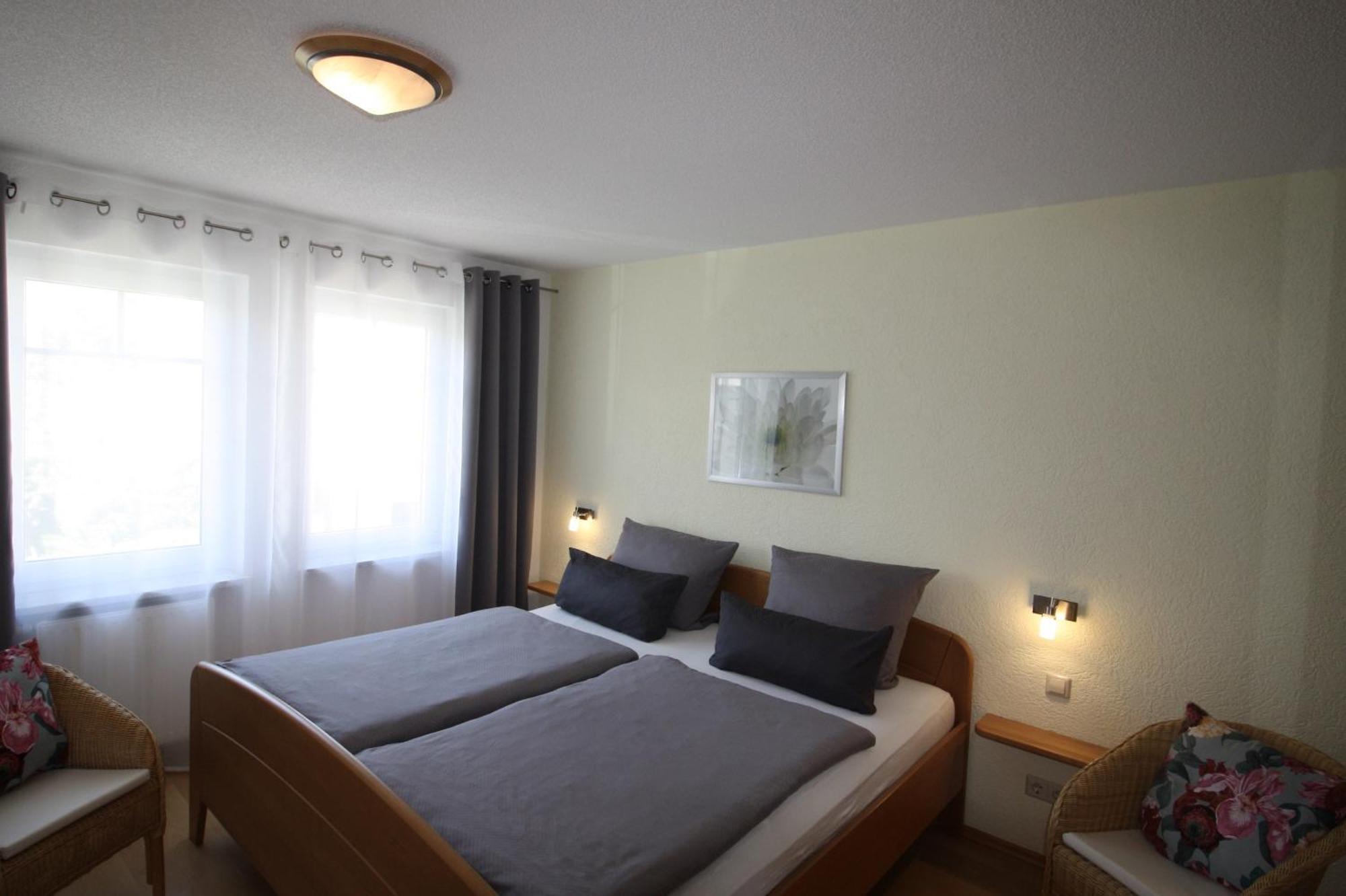Gaestehaus Maeder Am Hafen 울딘겐물호펜 외부 사진